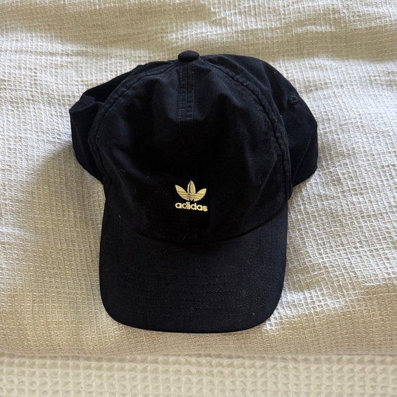 Adidas cap - Picture 1 of 1